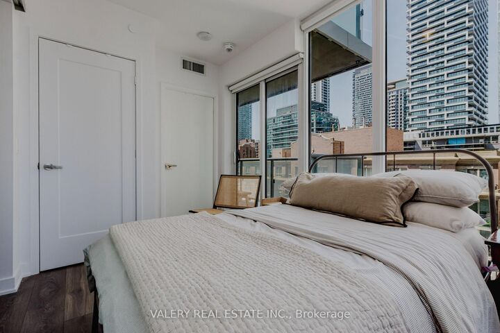 Property Photo:  195 Redpath Avenue 712  ON M4P 0E4 