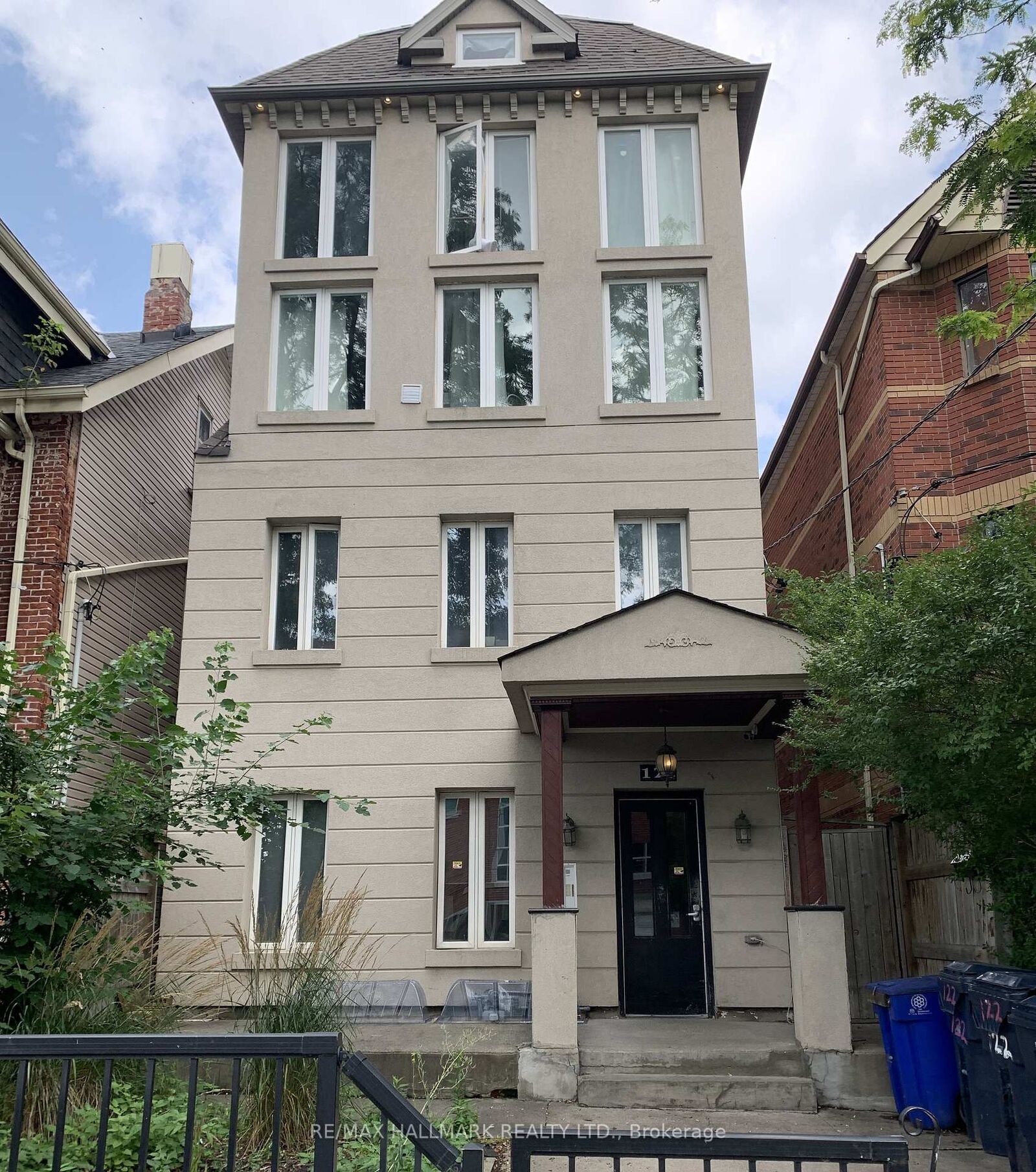 Property Photo:  122 Baldwin Street 2  ON M5T 1L6 