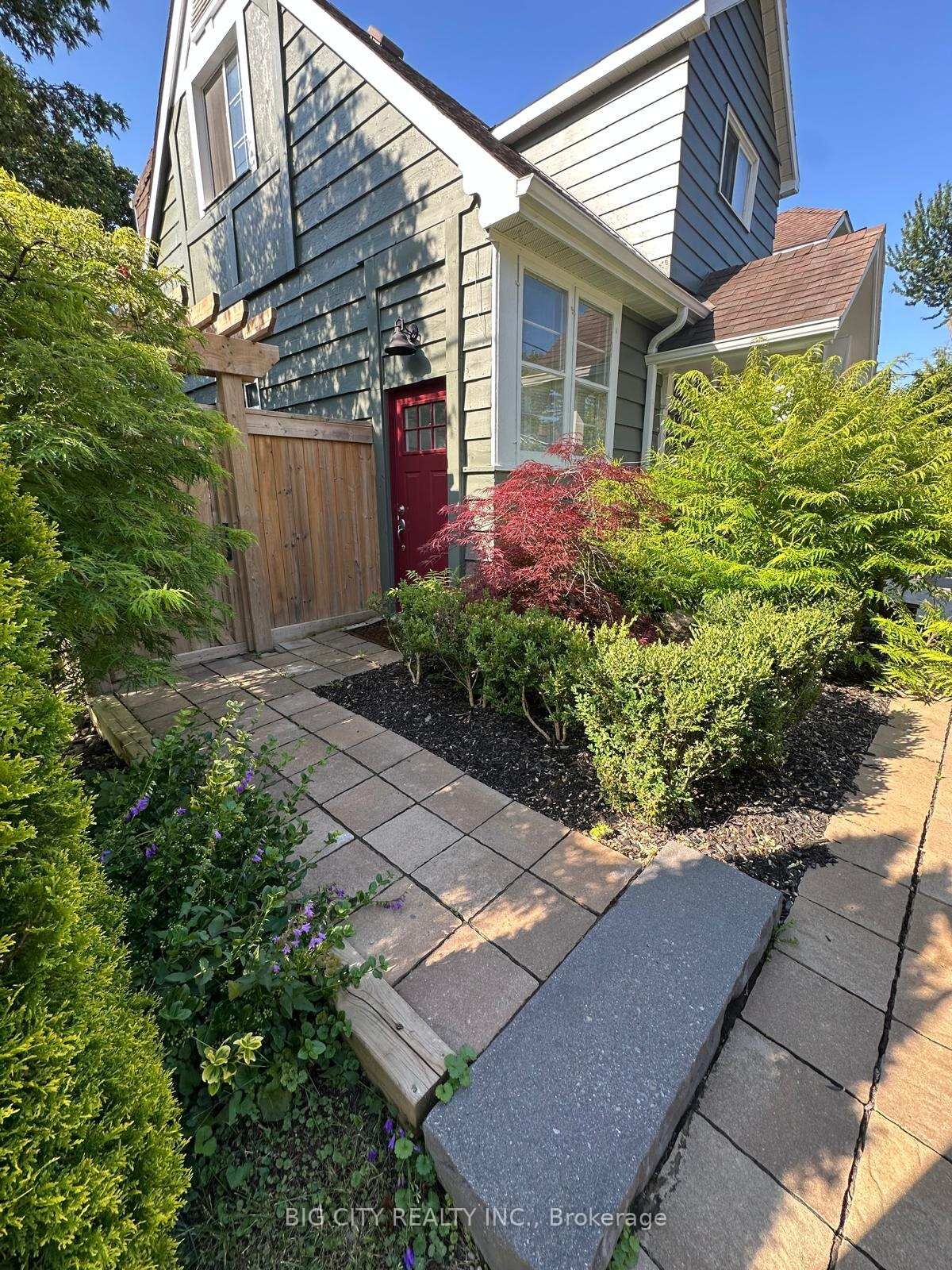 Property Photo:  94 Wright Street  ON L4C 4A5 