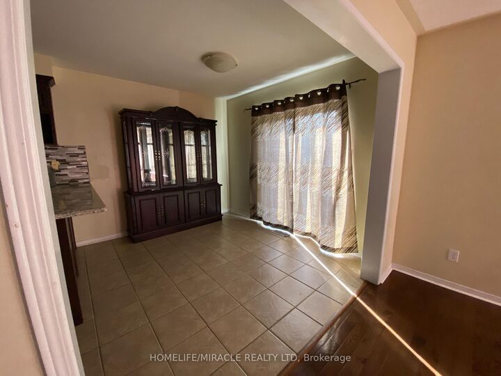 Property Photo: 7419 Magistrate Terrace ON L5W 1K9