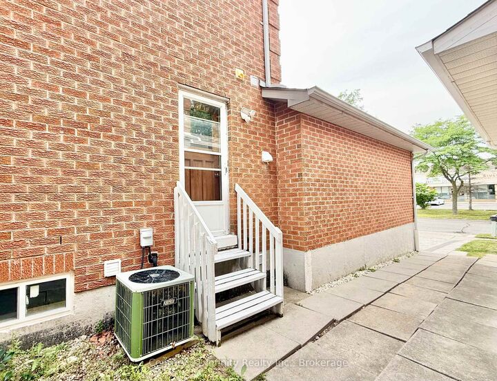 Property Photo: 11 Meadowglen Drive ON L1R 1T8