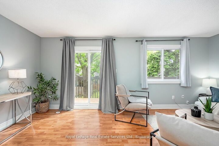 Property Photo: 2651 Aquitaine Avenue 24 ON L5N 1V5