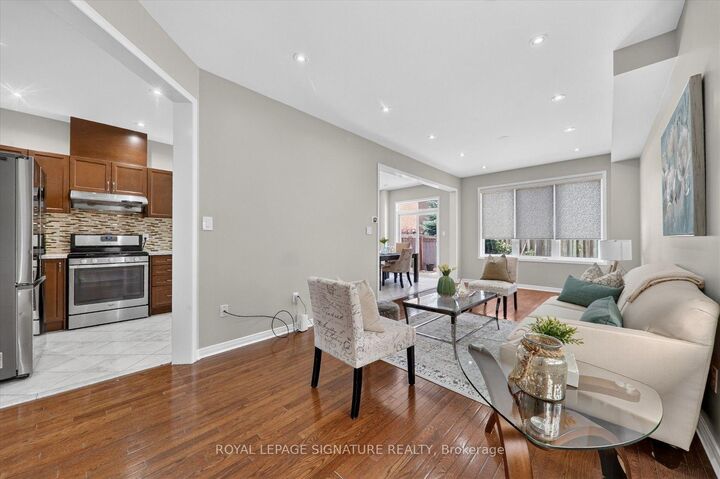 Property Photo: 38 Coleluke Lane ON L3S 0B7