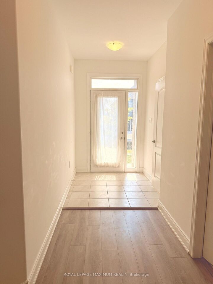 Property Photo:  2982 Monarch Drive  ON L3V 8M7 
