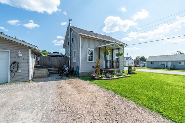 Property Photo: 617 Third Avenue S ON K8A 5H1