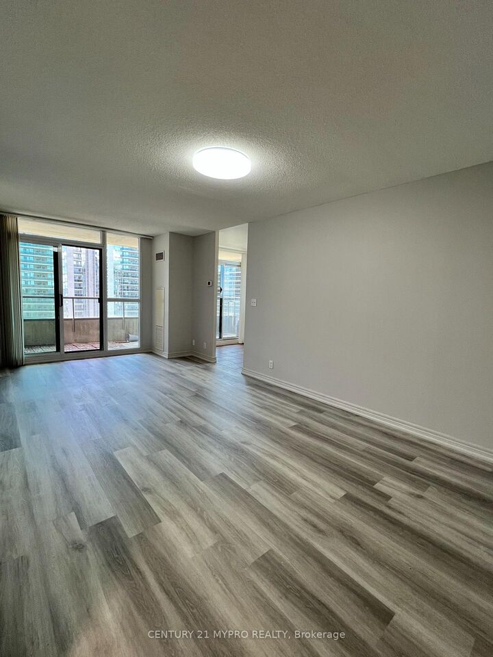 Property Photo: 23 Hollywood Avenue 2702 ON M2N 7L8