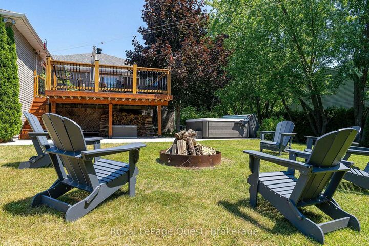 Property Photo:  20 Rue Eric N/A  ON L9M 0H1 