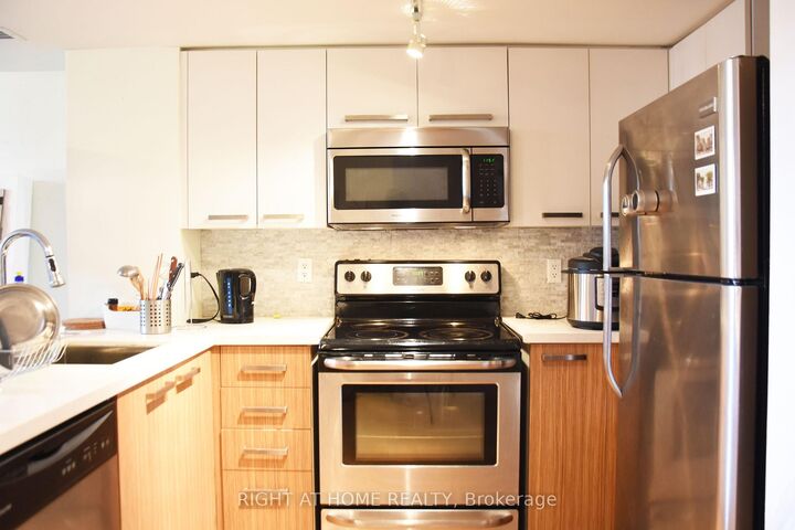 Property Photo: 11 St Joseph Street 514 ON M4Y 3G4