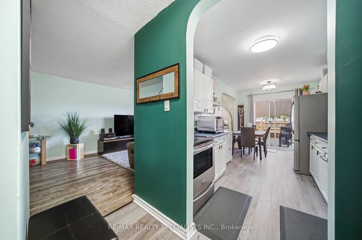 Property Photo: 766 Walter Street I ON N3H 4P3