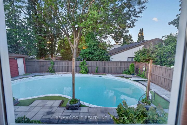 Property Photo: 16 Monterey Road ON N2B 1V3