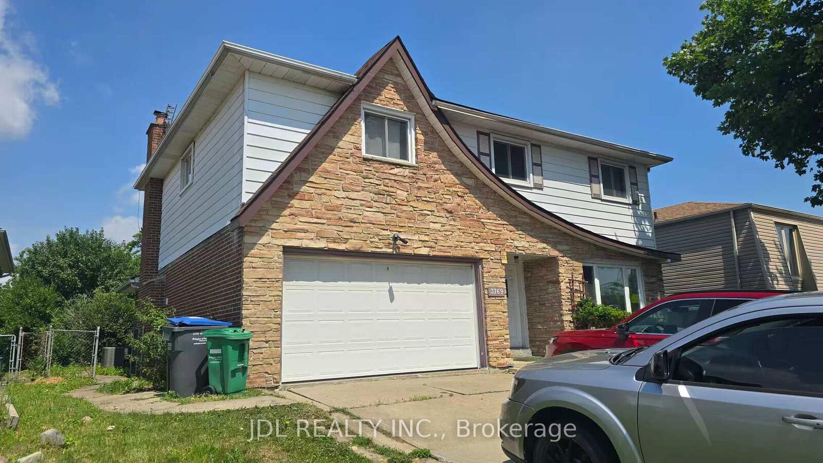 Property Photo: 3769 Brandon Gate Drive ON L4T 3N1