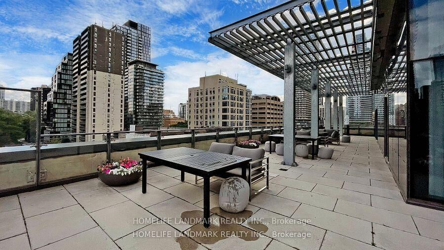 Property Photo:  5 St Joseph Street 220  ON M4Y 0B6 