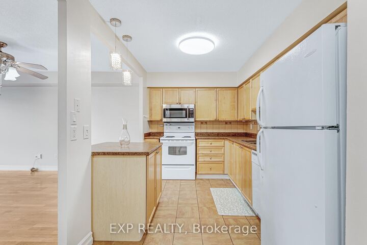 Property Photo:  260 Davis Drive 1014  ON L3Y 7C3 