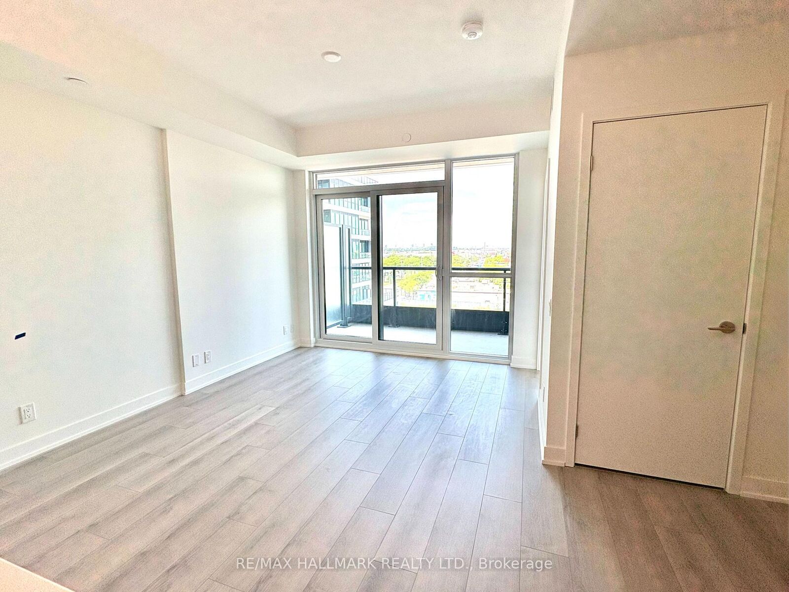 Property Photo: 20 Deans Drive 601 ON M1L 0J7
