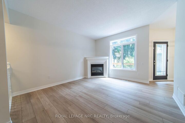 Property Photo:  5200 Dorchester Road 3  ON L2E 7M6 