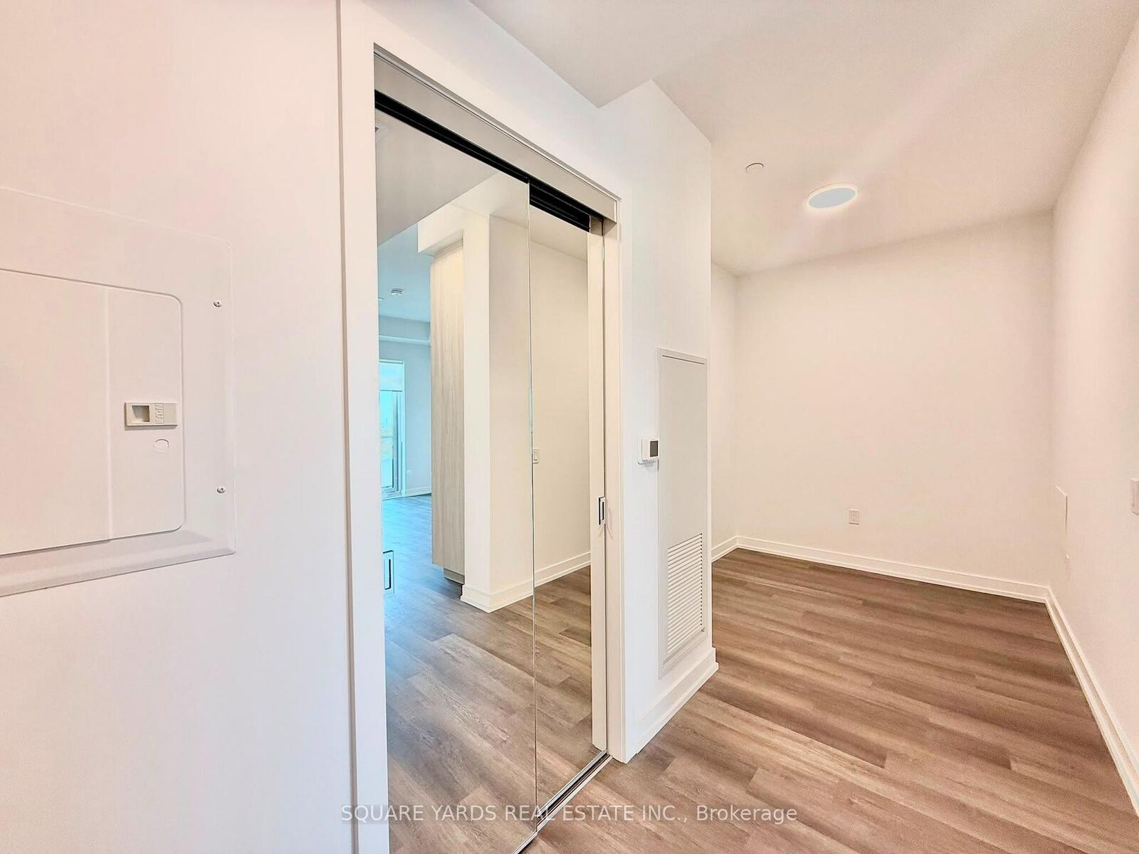 Property Photo:  21 Meadowvale Road 801  ON L4K 0H6 