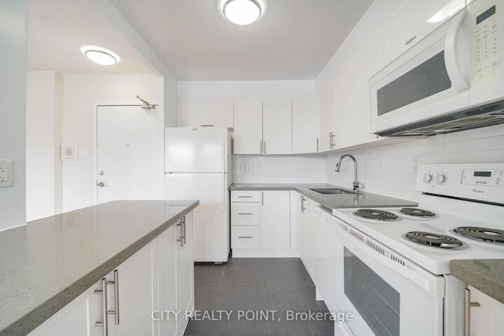 Property Photo:  666 Spadina Avenue 610  ON M5S 2H8 