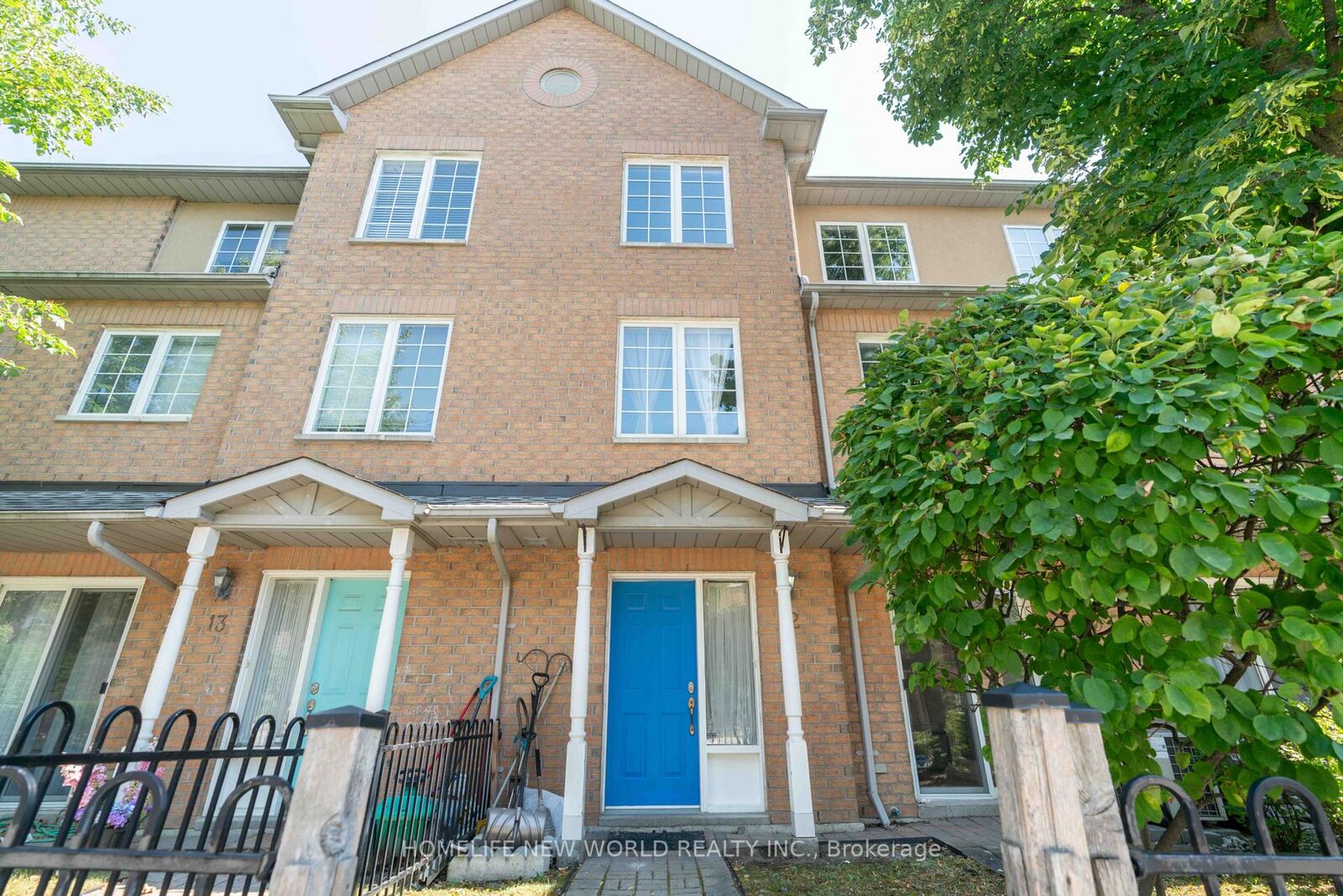 Property Photo: 21 St. Moritz Way 12 ON L3R 4G4