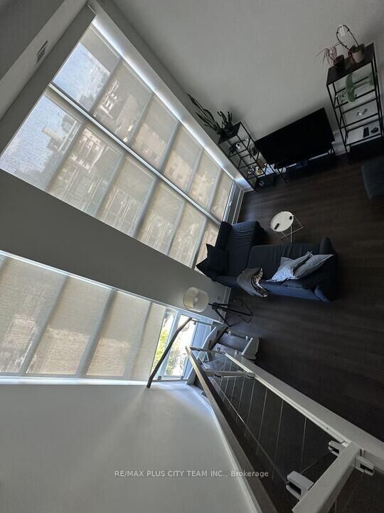 Property Photo: 111 St. Clair Avenue W 902 ON M4V 1N5