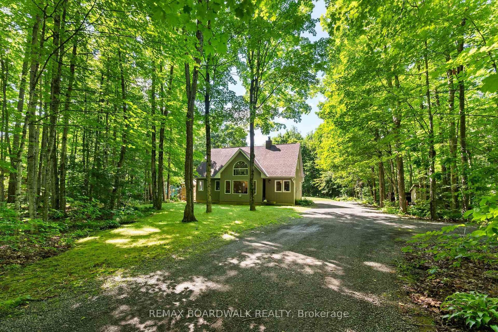 Property Photo:  502 Tennyson Road  ON K7H 3C8 