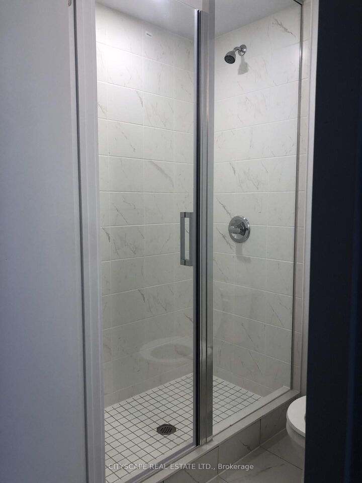 Property Photo:  2433 Dufferin Street 615  ON M6E 3T3 