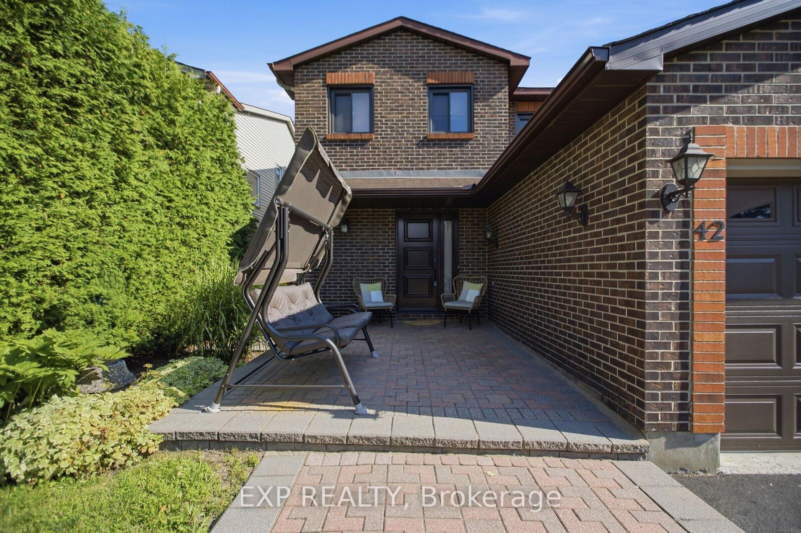 Property Photo: 42 Valley Ridge Street ON K2E 7W2