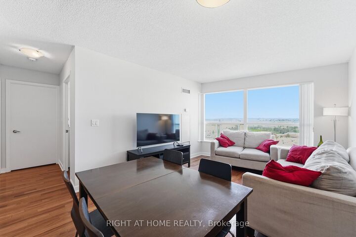Property Photo: 38 Lee Centre Drive 1612 ON M1H 3J7