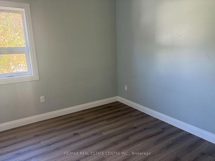 Property Photo:  8 Main Street S 4  ON L9W 5S6 