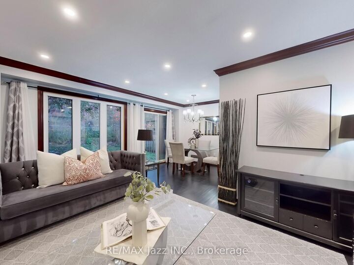 Property Photo:  677 Grandview Drive  ON L1H 7V9 