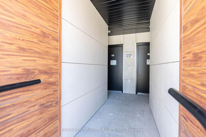 Property Photo:  11 David Eyer Road 1503  ON L4S 0N3 