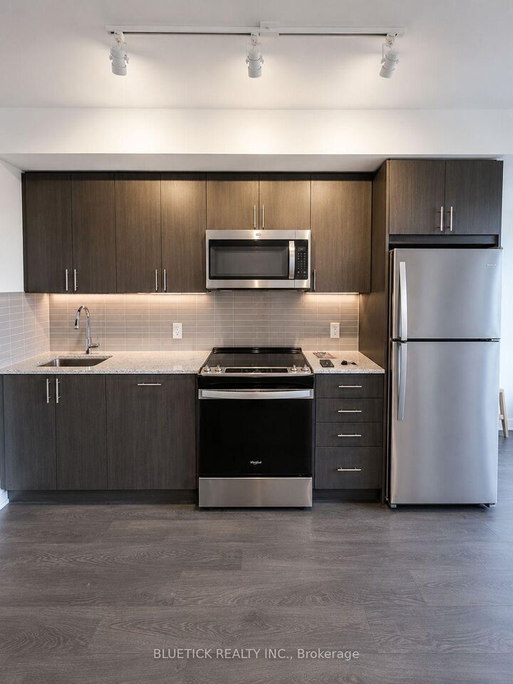 Property Photo: 2550 Simcoe Street W 2508 ON L1L 0R5