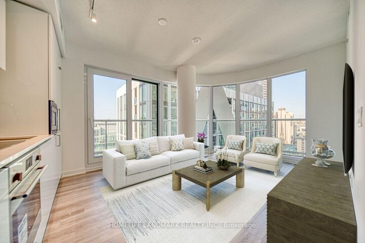 Property Photo:  230 Simcoe Street 1919  ON M5T 0G7 
