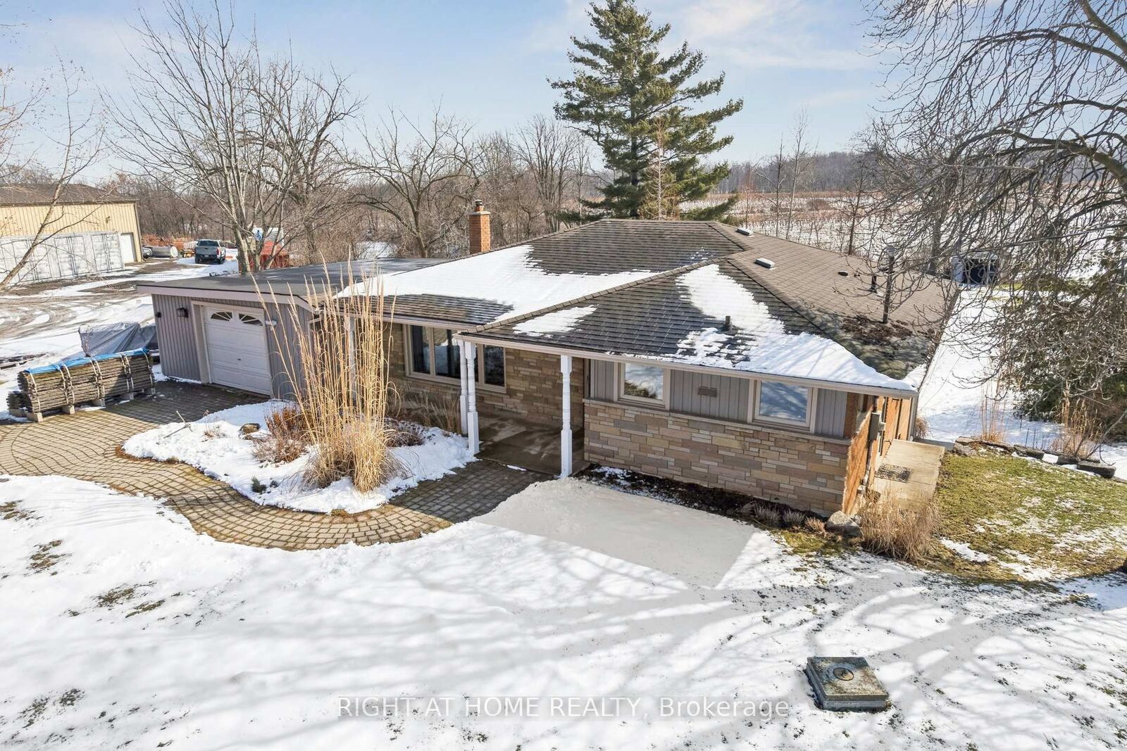 Property Photo: 4451 Thirty Road ON L3J 1P3