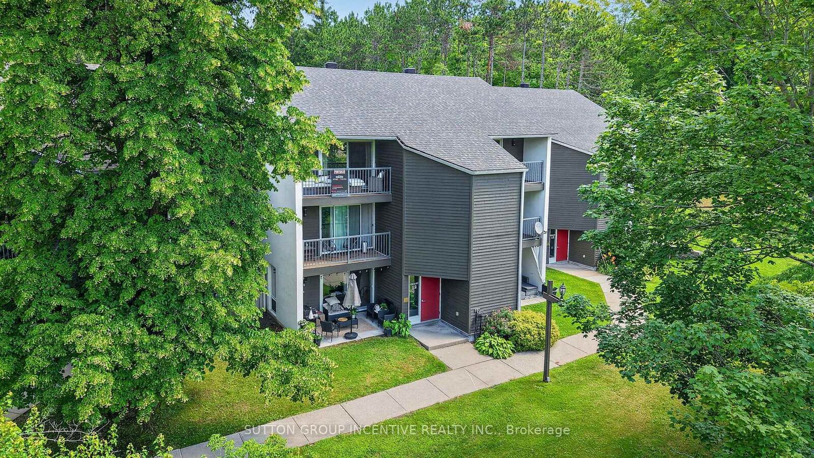 Property Photo:  1102 Horseshoe Valley Road W 224  ON L4M 4Y8 
