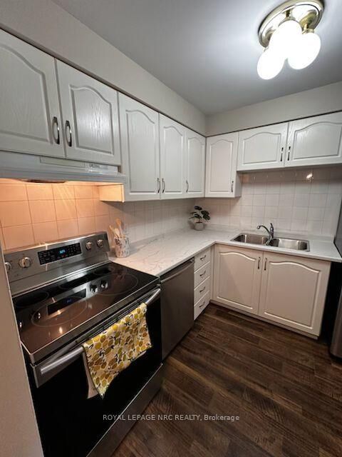 Property Photo:  117 Willson Road 12  ON L3C 2T4 