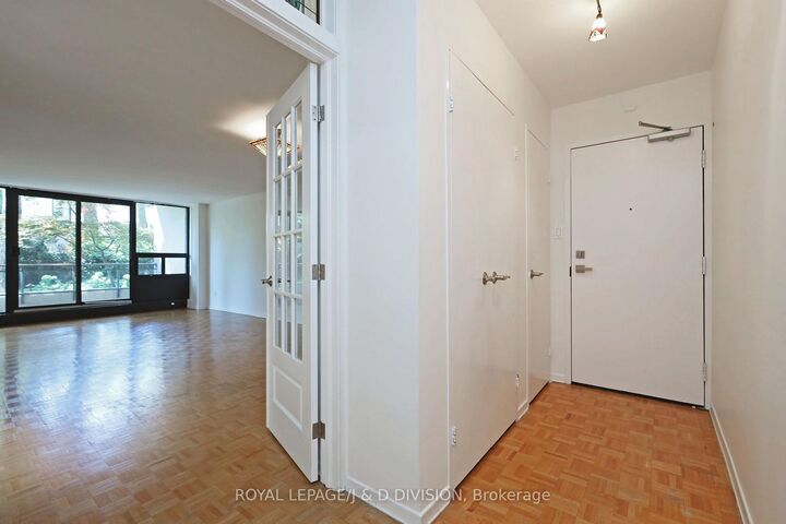 Property Photo: 235 St Clair Avenue W 106 ON M4V 1R4