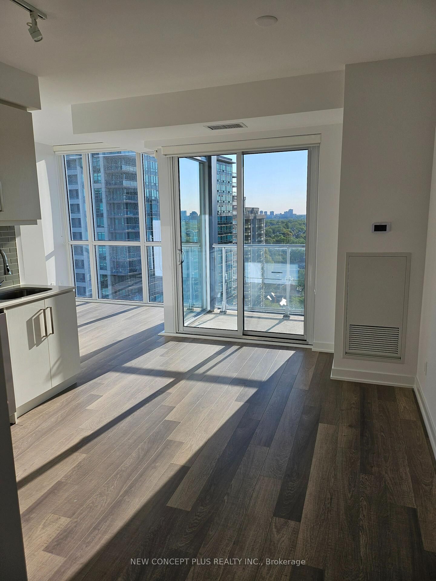 Property Photo: 5180 Yonge Street 1505 ON M2N 0K5