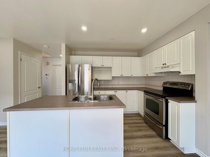 Property Photo: 52 Collington Street ON K2G 6X3
