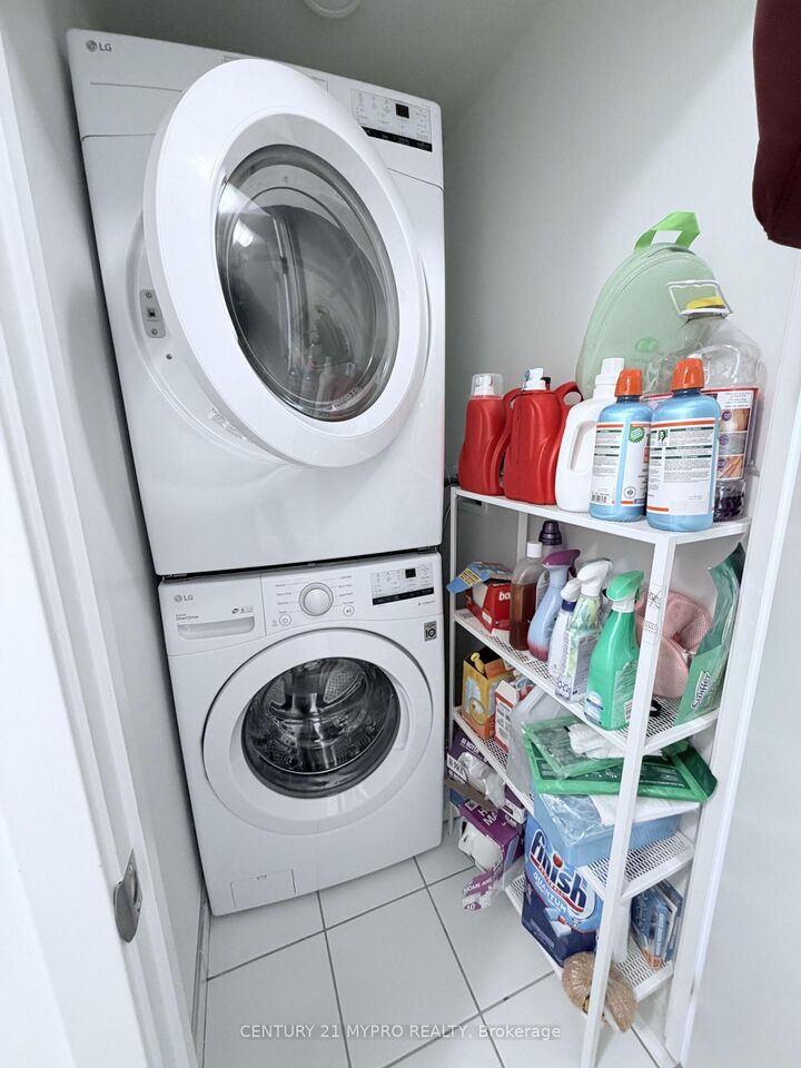 Photo de la propriété:  8119 Birchmount Road 1228  ON L6G 0H5 