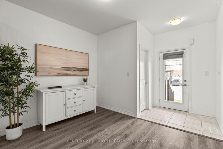 Property Photo:  24 Brown Bear Street  ON L9J 0H8 