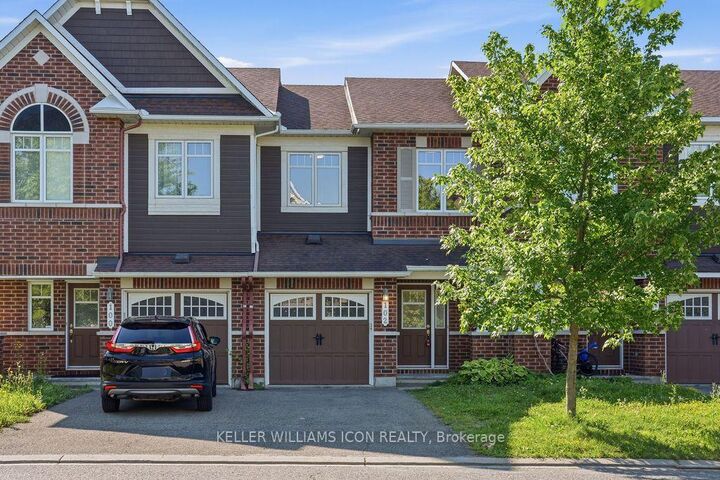 102 Garrity Crescent — photo 1