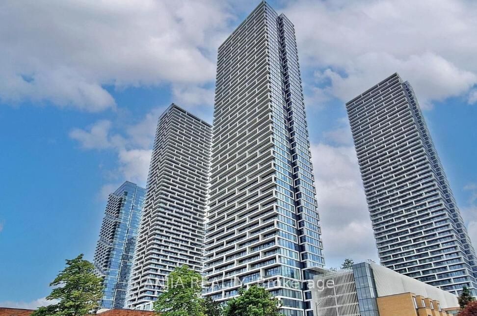 Property Photo:  898 Portage Parkway 2206  ON L4K 0J6 