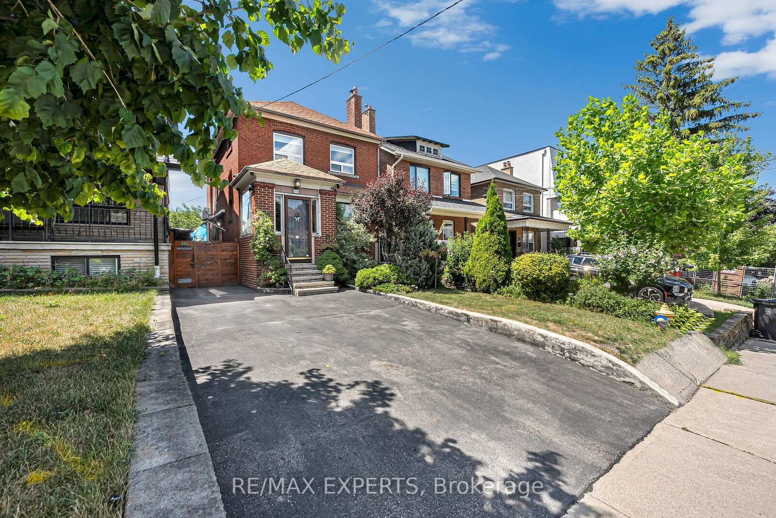 Property Photo: 406 Lauder Avenue ON M6E 3J2
