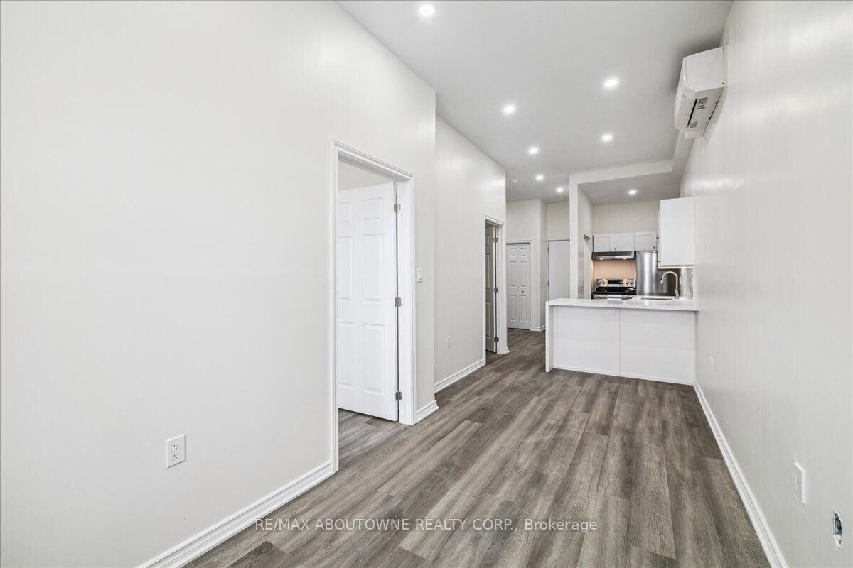 Property Photo:  68 Peel Street 3  ON N3Y 1S2 