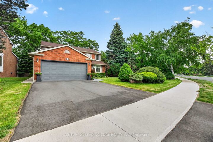 Property Photo: 2300 Folkway Drive ON L5L 3B6