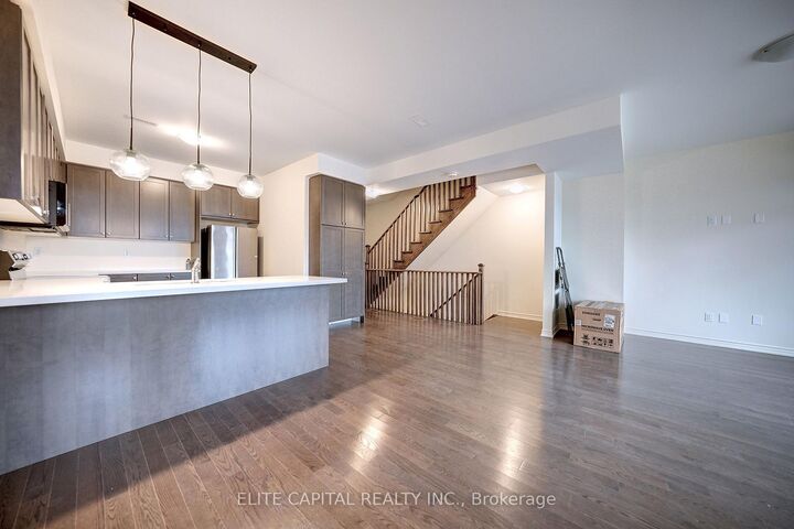 Property Photo:  84 Holyrood Crescent  ON L4H 5G2 