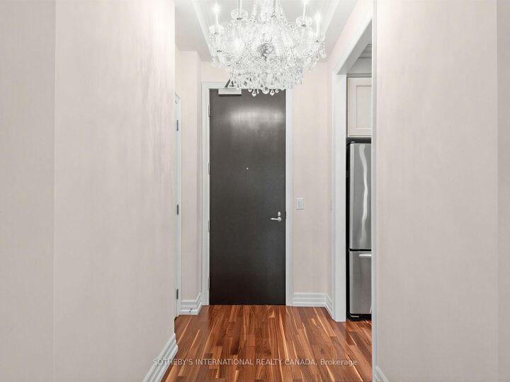 Property Photo:  21 Burkebrook Place 224  ON M4G 0A2 