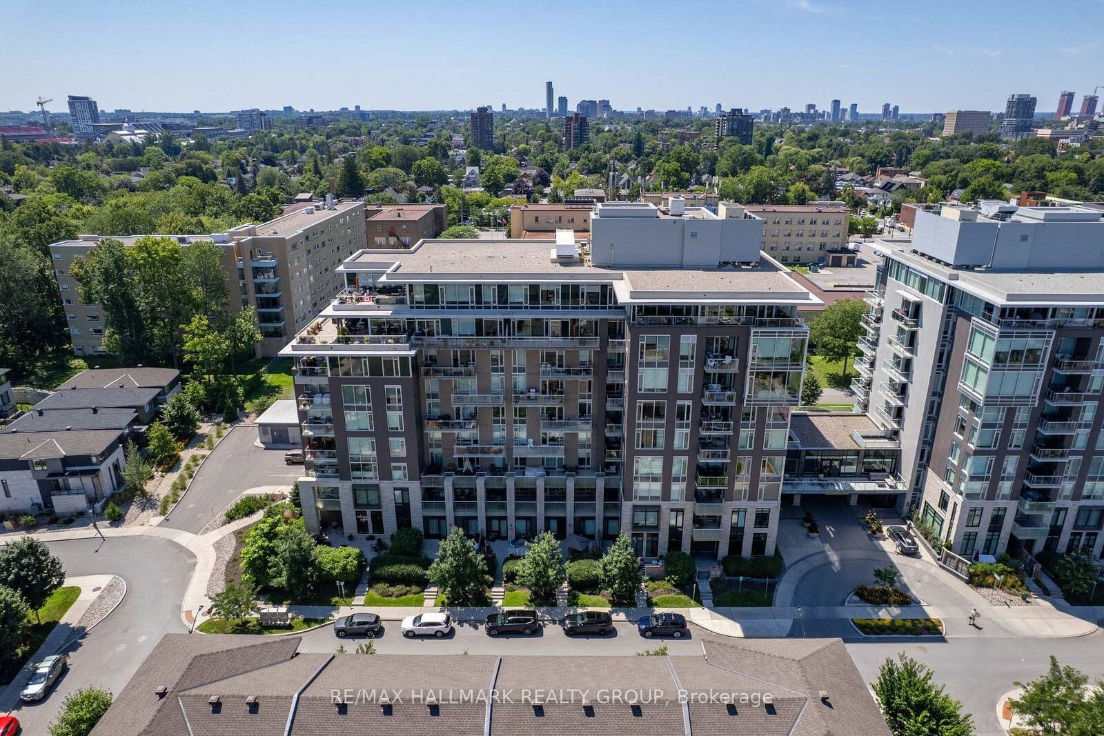 Property Photo:  530 De Mazenod Avenue 610  ON K1S 5W8 