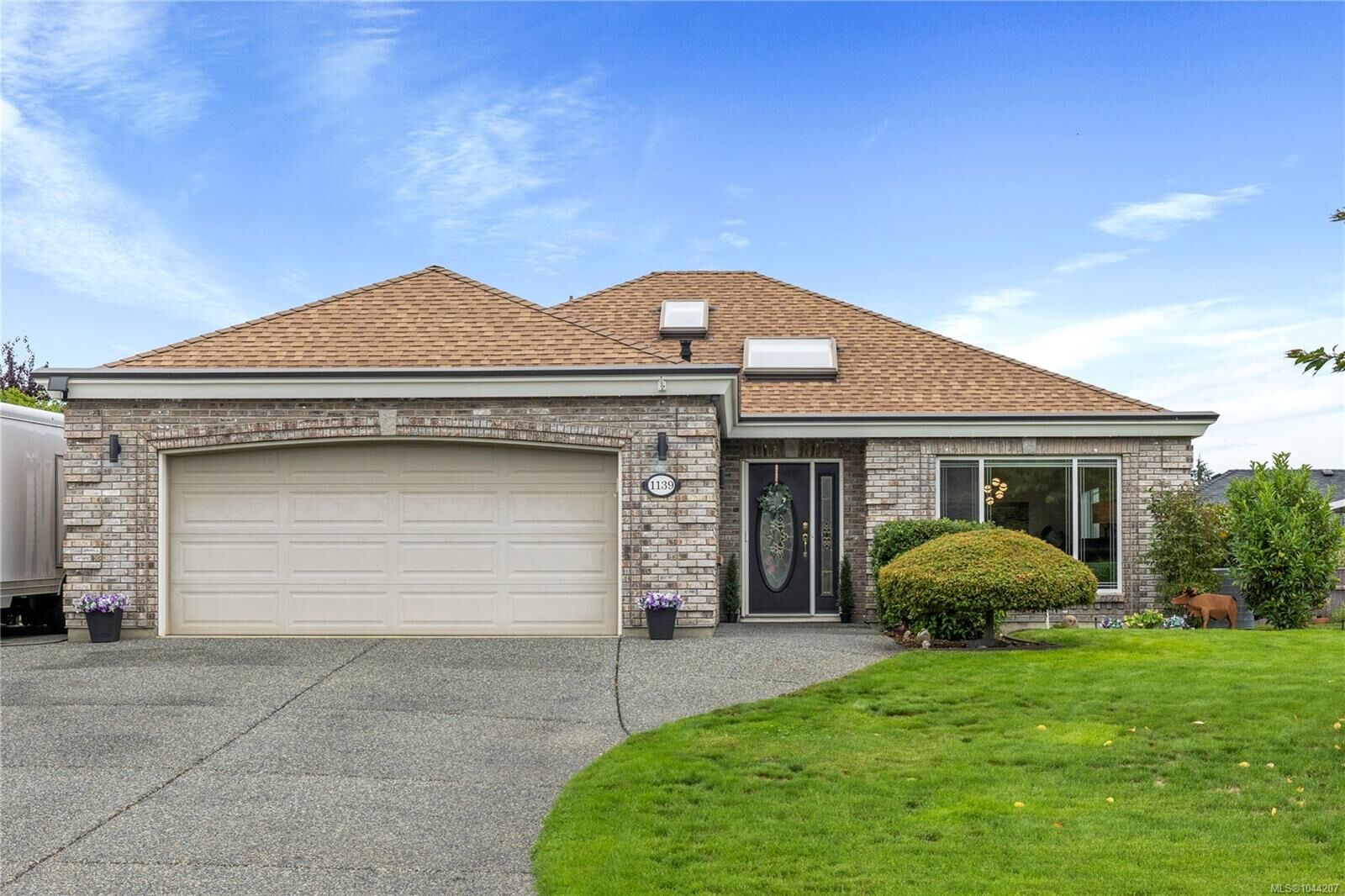 Property Photo: 1139 Ormonde Rd BC V9K 2H6