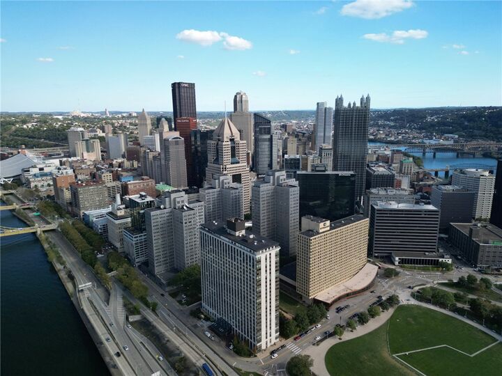 Property Photo:  320 Fort Duquesne Blvd 26N  PA 15222 